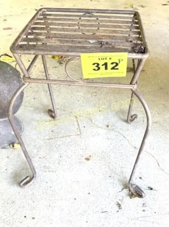 PLANT STAND