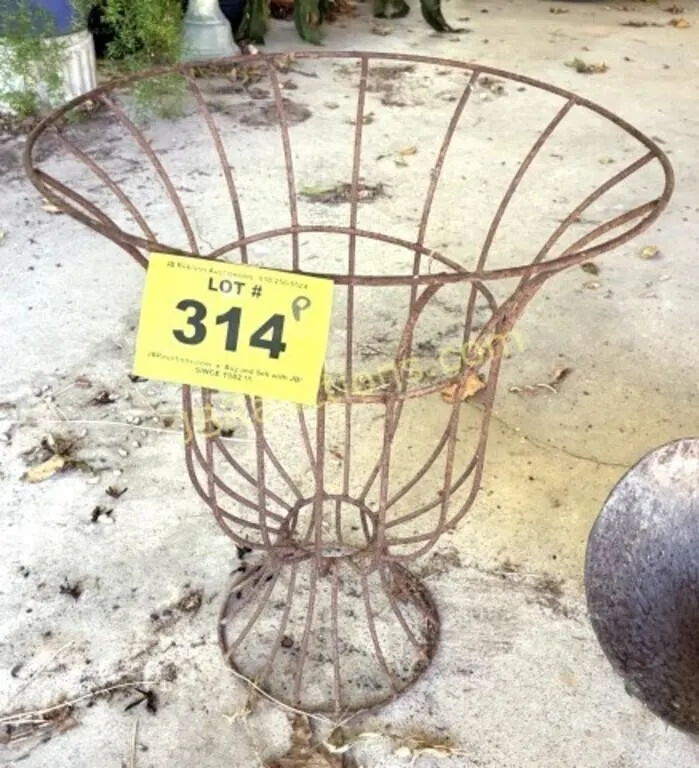 WIRE PLANT STAND