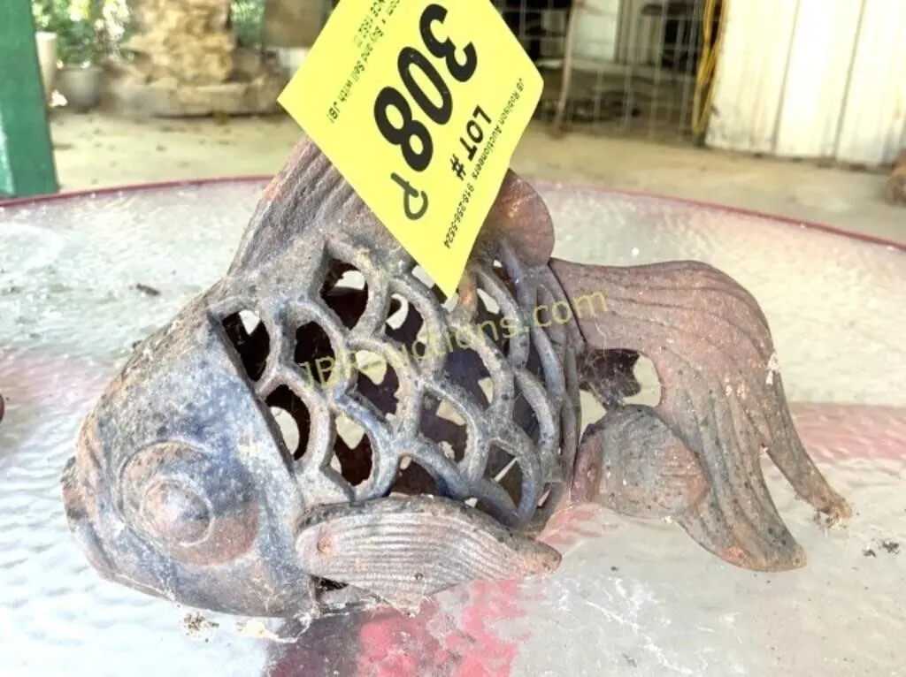 IRON FISH DECOR AND TRIVET
