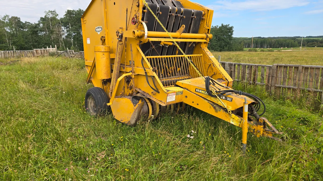 VERMEER 505 ROUND BALER