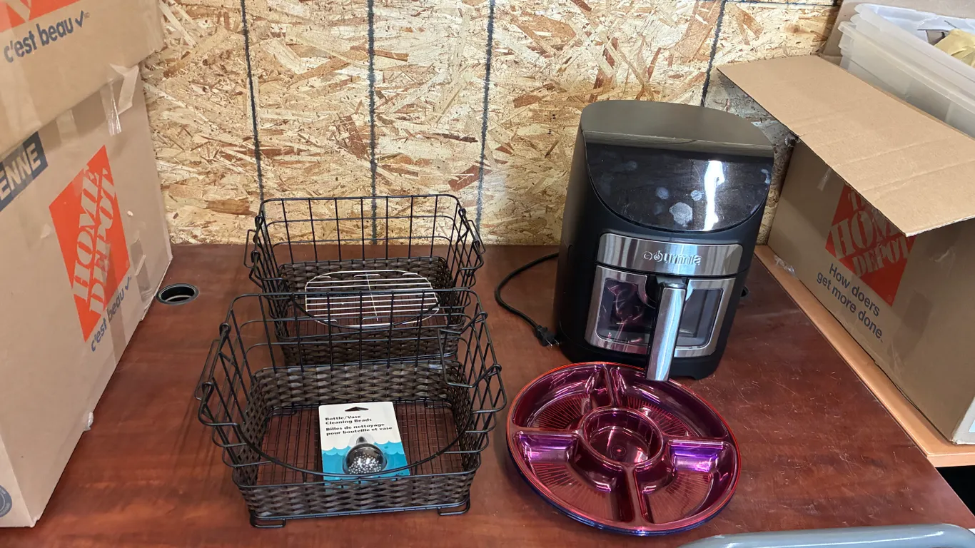 Gourmia Air Fryer, Trays and Baskets