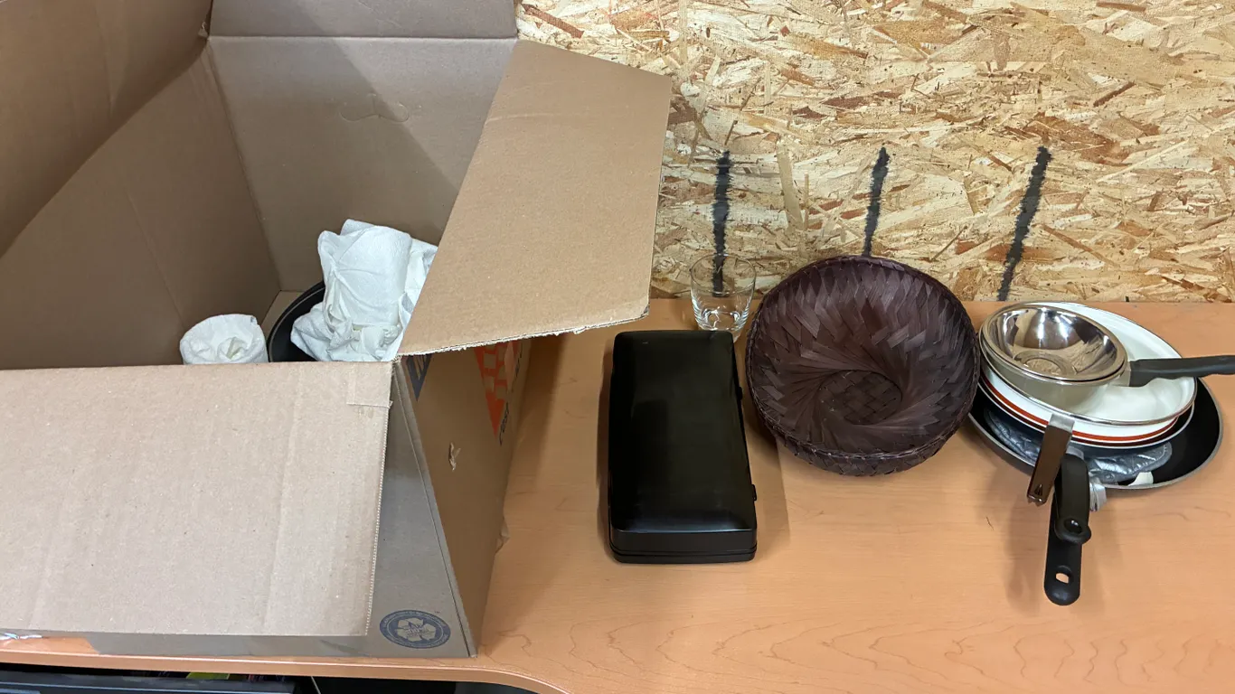 Pan Glasses and Hamilton Beach Electric Knife