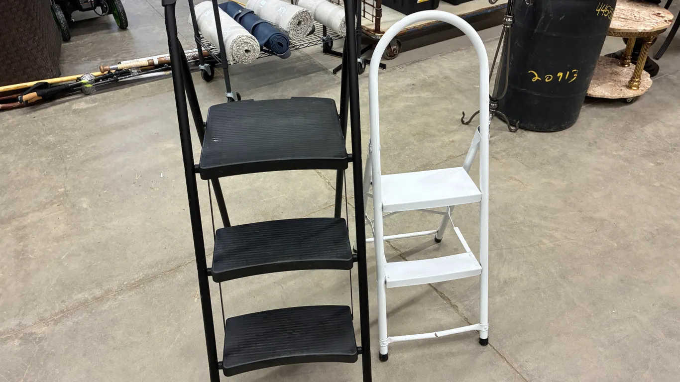 (2) Kitchen Step Stools