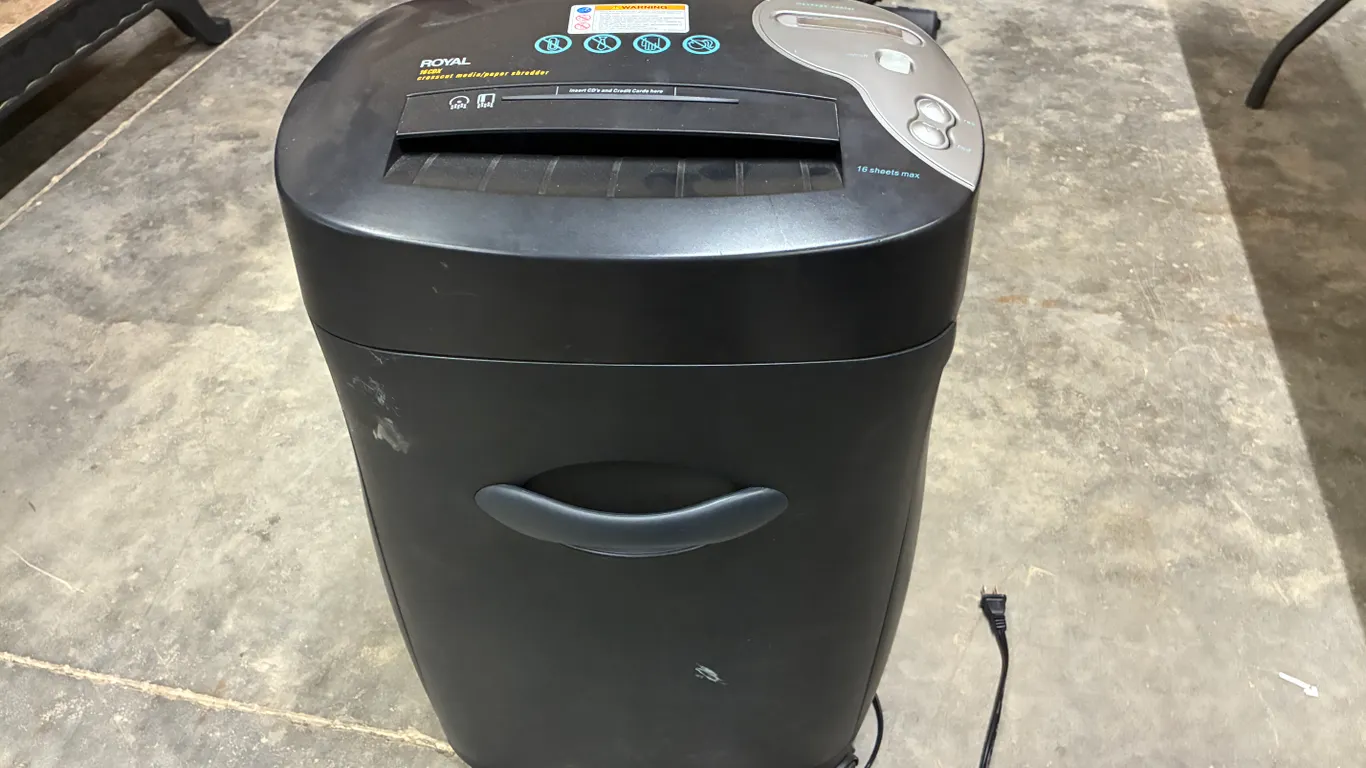 Royal 16CDX Crosscut Media/Paper Shredder