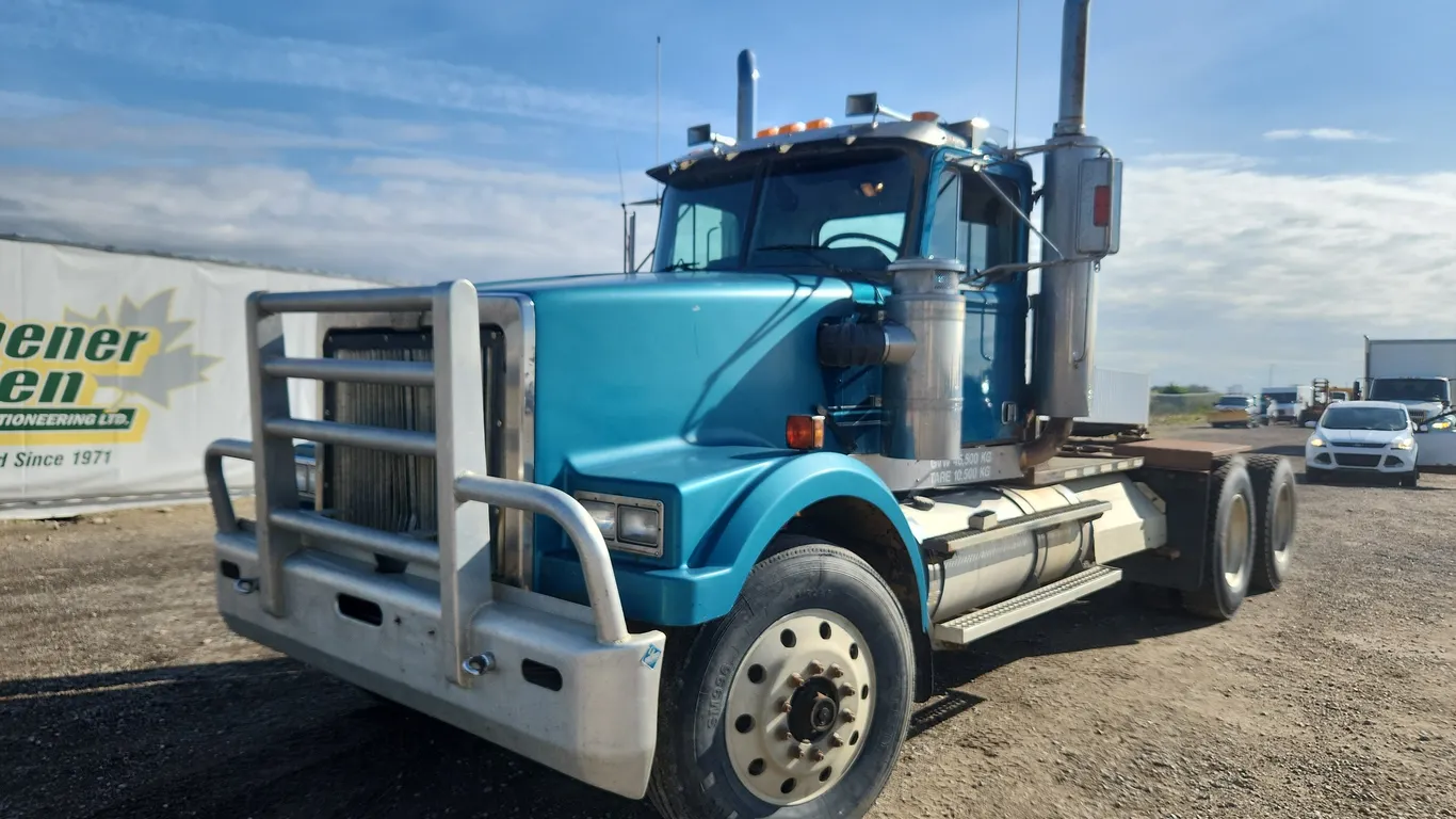 1996 Western Star 4900 T/A Day Cab Tractor