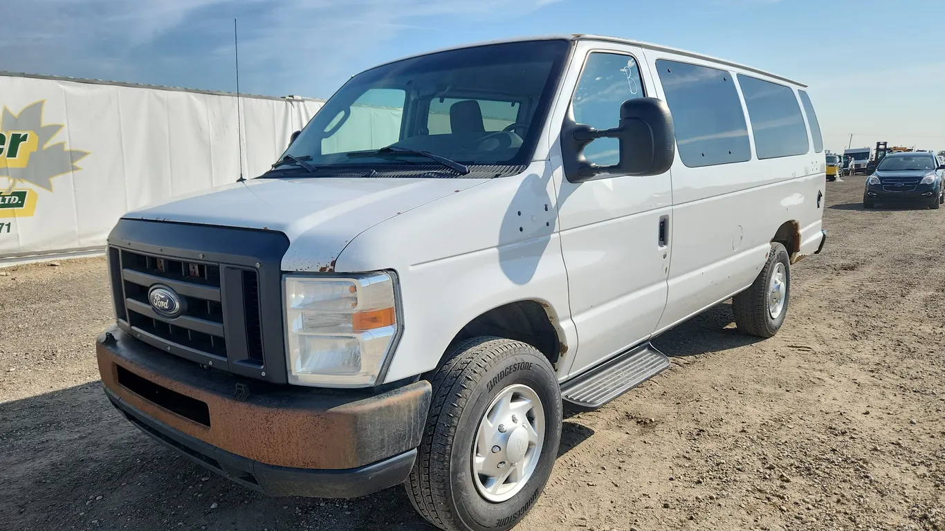 2014 Ford E-350 Super Duty AdvanceTrac RSC Cargo Van