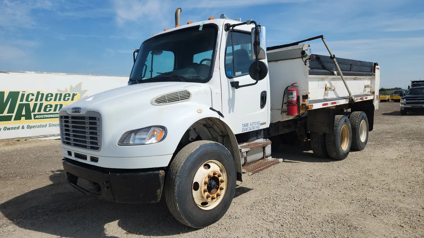 2006 Freightliner M2 106 T/A Dump Truck