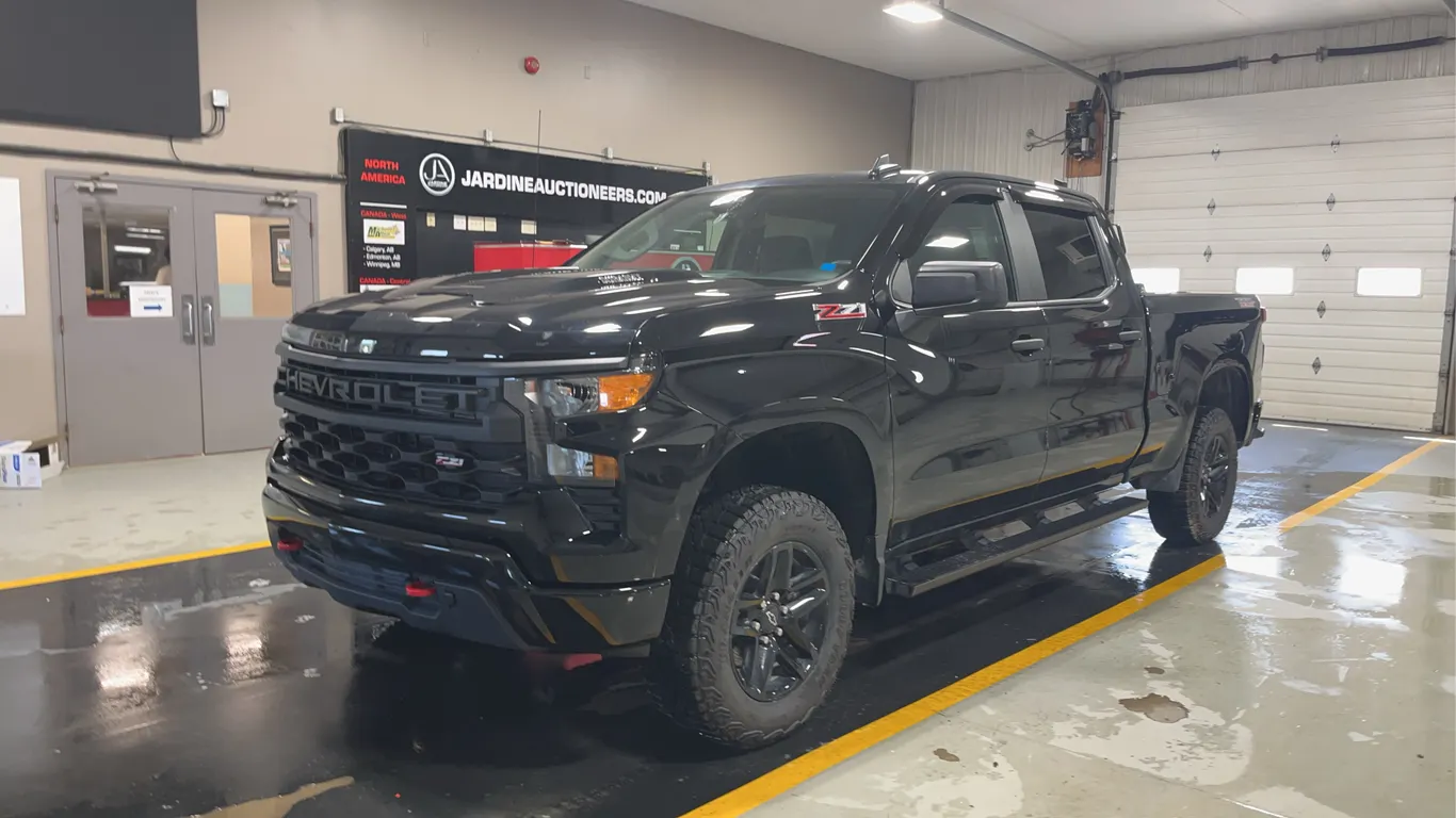 2026 Chevrolet Silverado 1500 4x4 Custom Trail Boss 4dr Crew Cab 6.6 ft. SB
