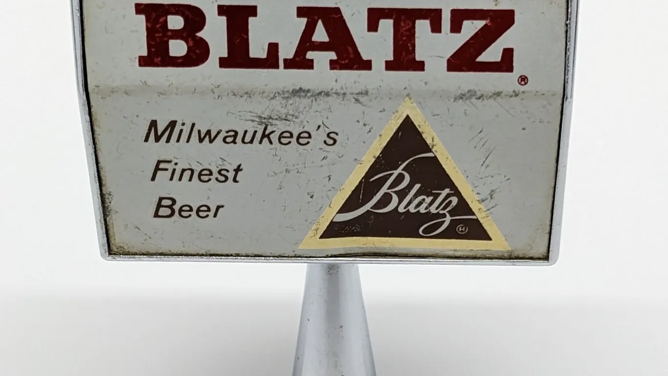 TAP KNOB HANDLE BLATZ MILWAUKEE'S FINEST BEER
