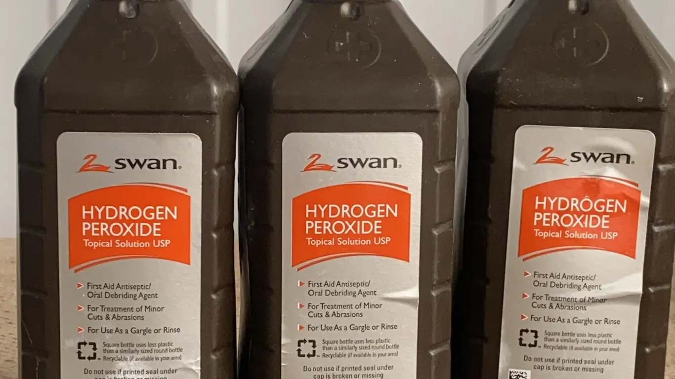 *NEW* 3 Swan Hydrogen Peroxide Topical Solution, 16 OZ Each