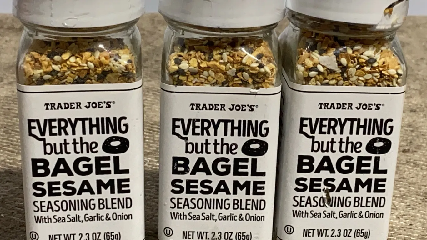 **NEW** Trader Joe's Everything But The Bagel Sesame Seasoning Blend, 3 Pack - Best By 2/2028