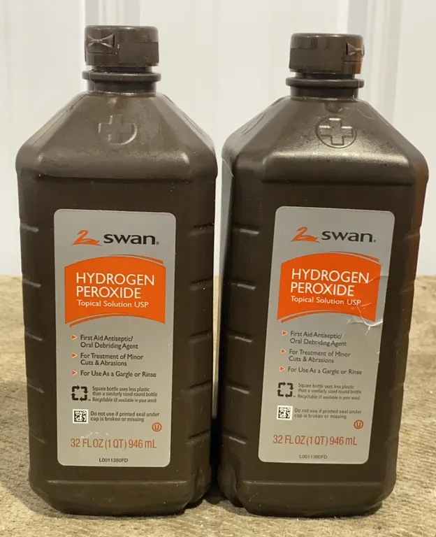 *NEW* 2 Swan Hydrogen Peroxide Topical Solution, 32 OZ Each