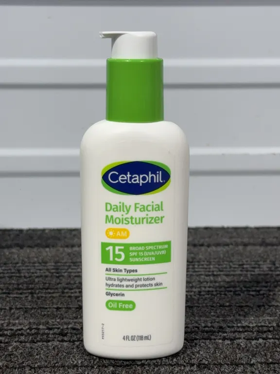 *NEW* Cetaphil Daily Facial Moisturizer with Broad Spectrum SPF 15, 4 OZ