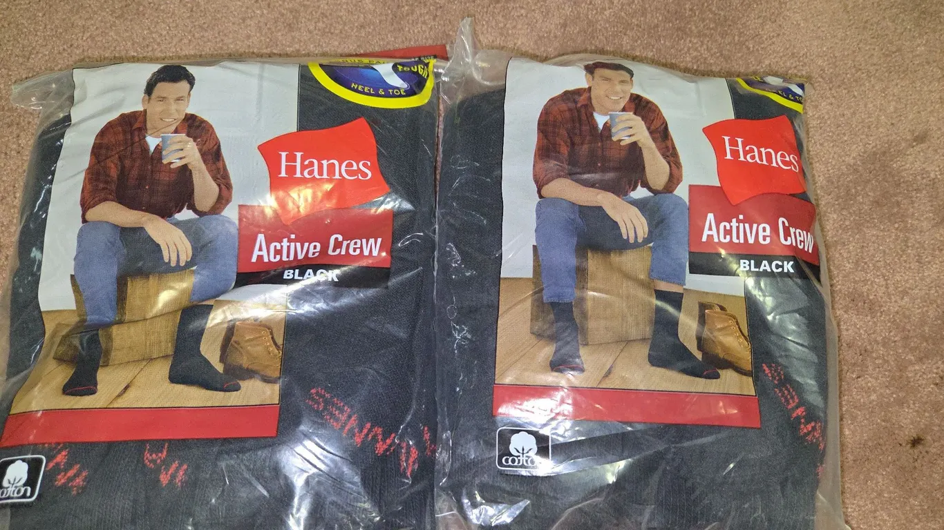 Haynes, active crew black socks brand new.Size 6-12