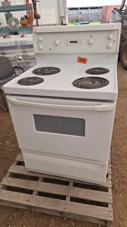 GE Stove (Working condition)