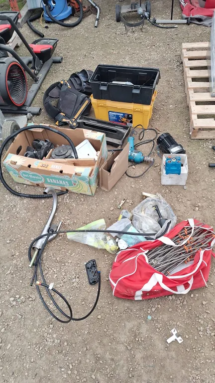 Miscellaneous lot of tolls , Electric motor and more