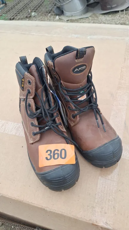 New steel toed boots. Size 11