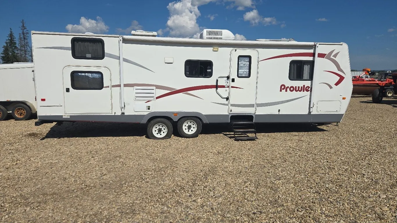 2006 Fleetwood 30 Foot RV Trailer