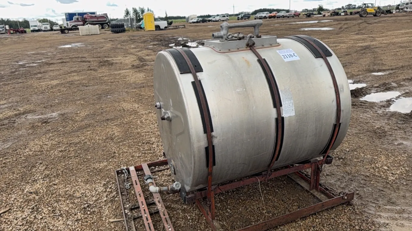 SKID MOUNTED GALVANIZED WATER TANK