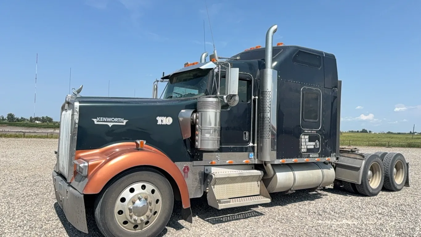 ID 4972 2005 Kenworth W900