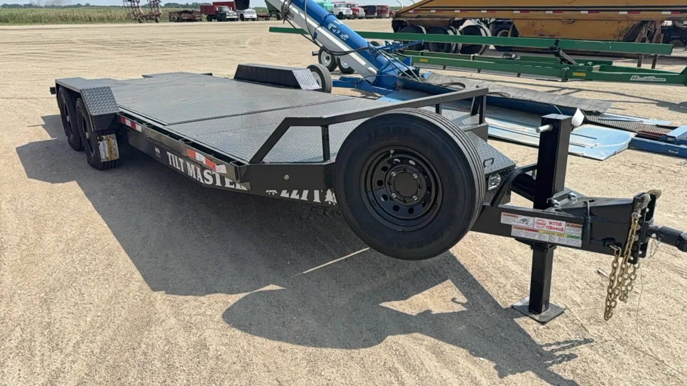 ID 0024 IA Tilt Mater 227T Tilt Trailer
