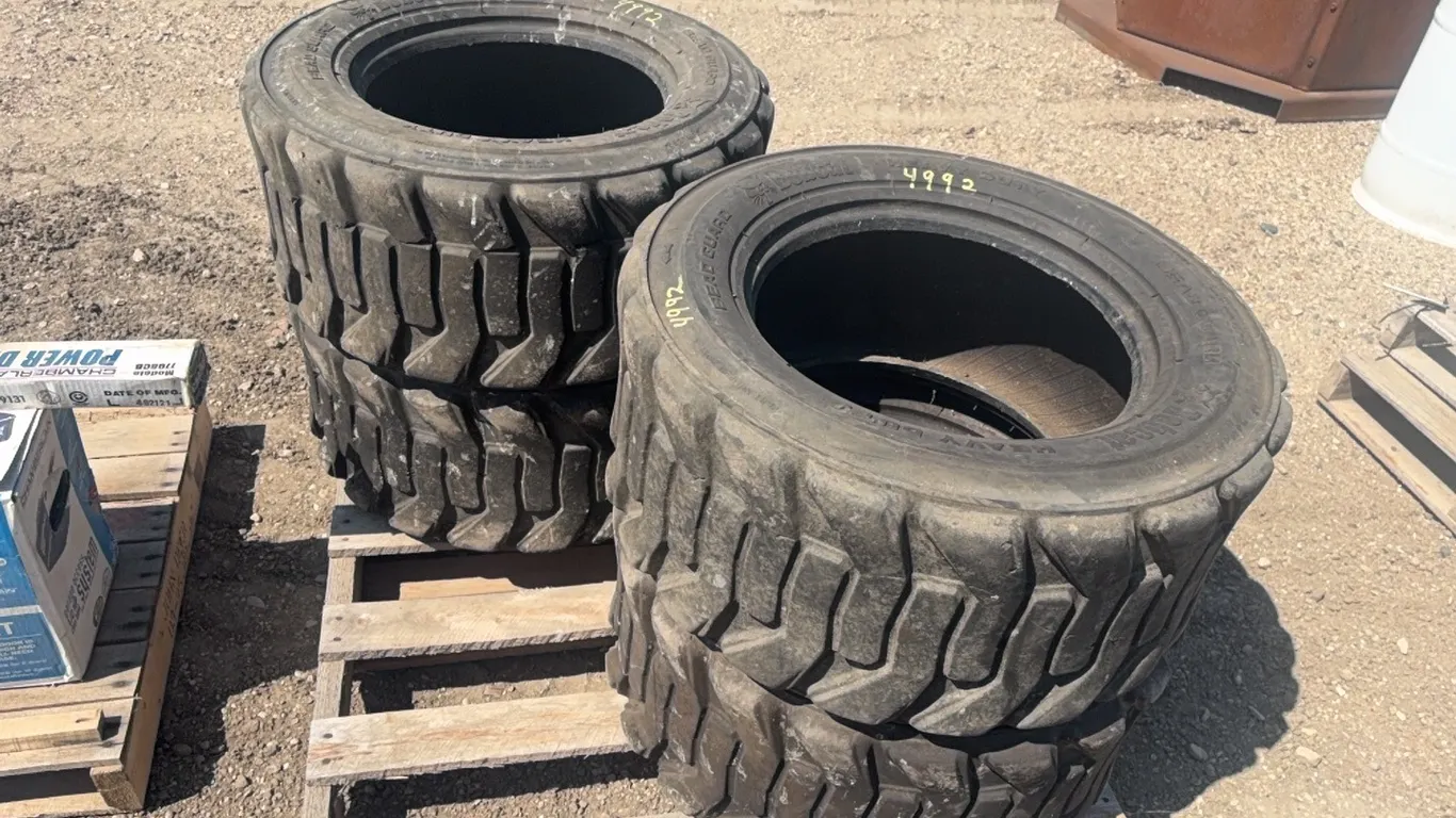 ID 4992 Bobcat Tires (4)