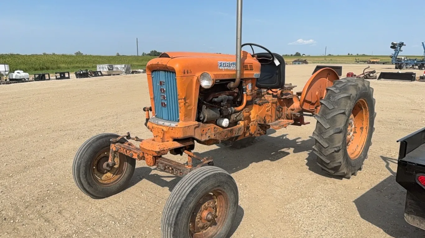 ID 0061 1964 Ford 4000 Tractor