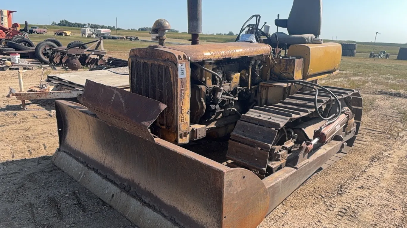 ID 0188 Cat D4 Dozer