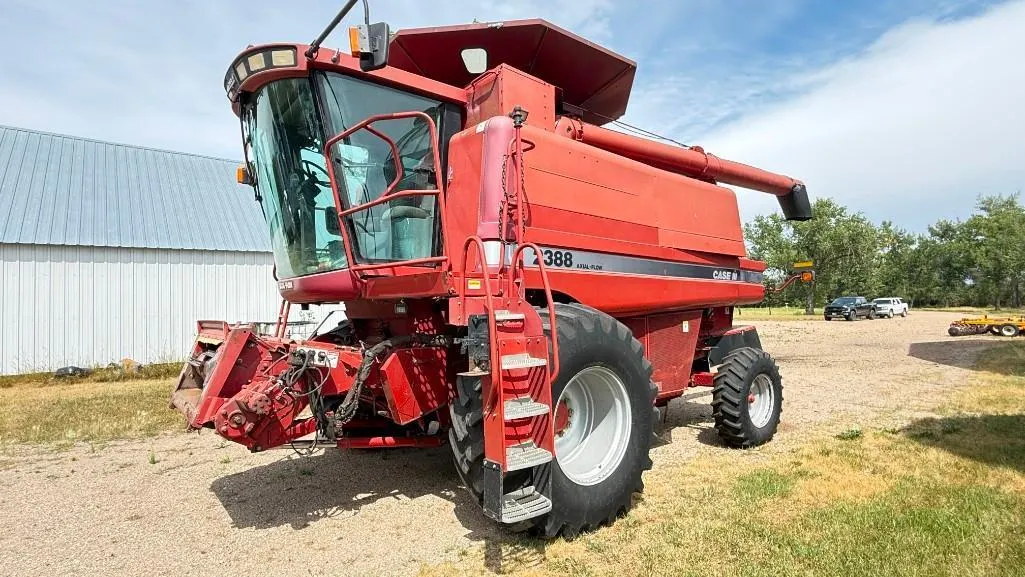 2001 Case IH 2388 Combine