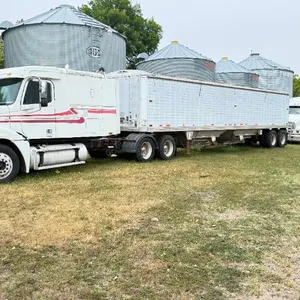 2002 Freightliner Columbia 120 Sleeper
