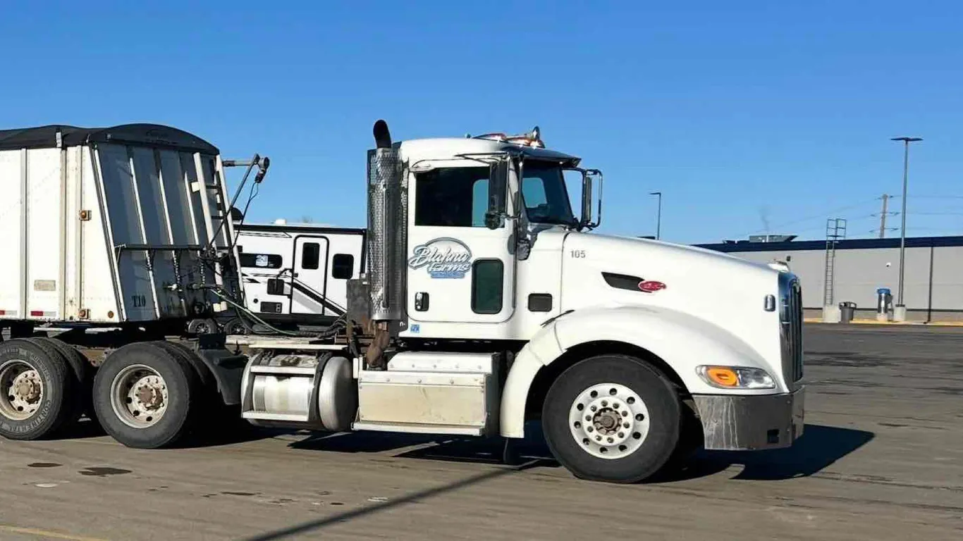 2013 Peterbilt 386 Day Cab Semi