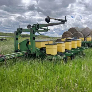 John Deere 7000 Planter