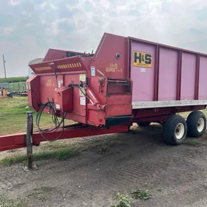 H&S Feed Wagon