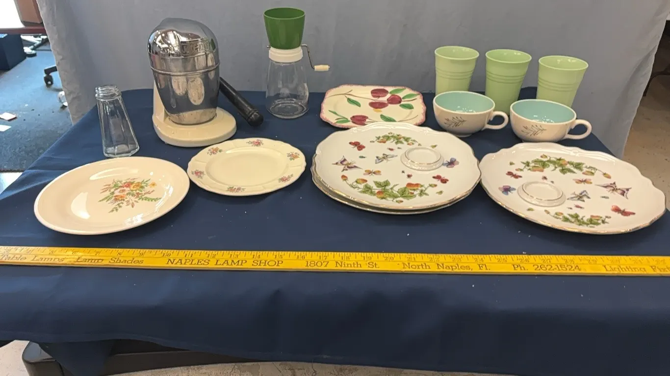 Juicer, plates, and cups