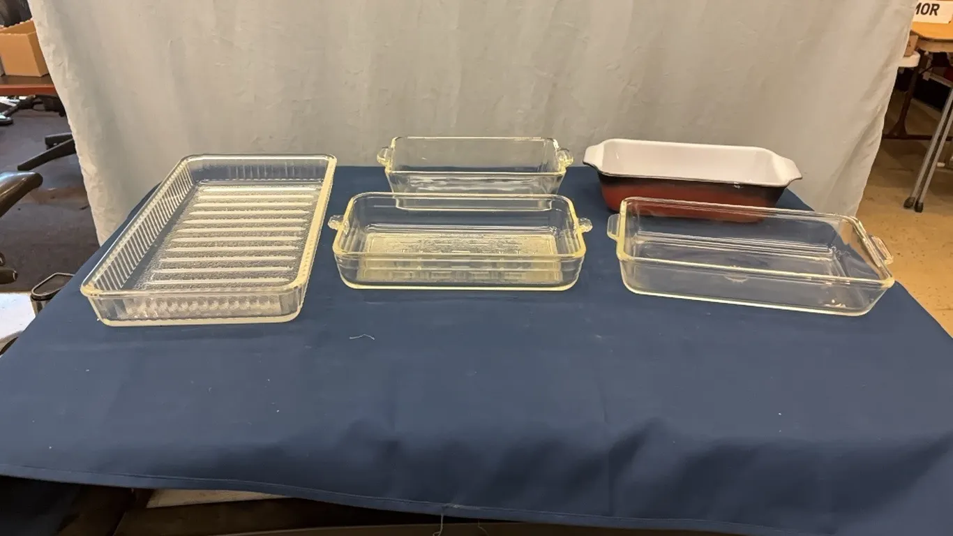 Loaf pans and tray