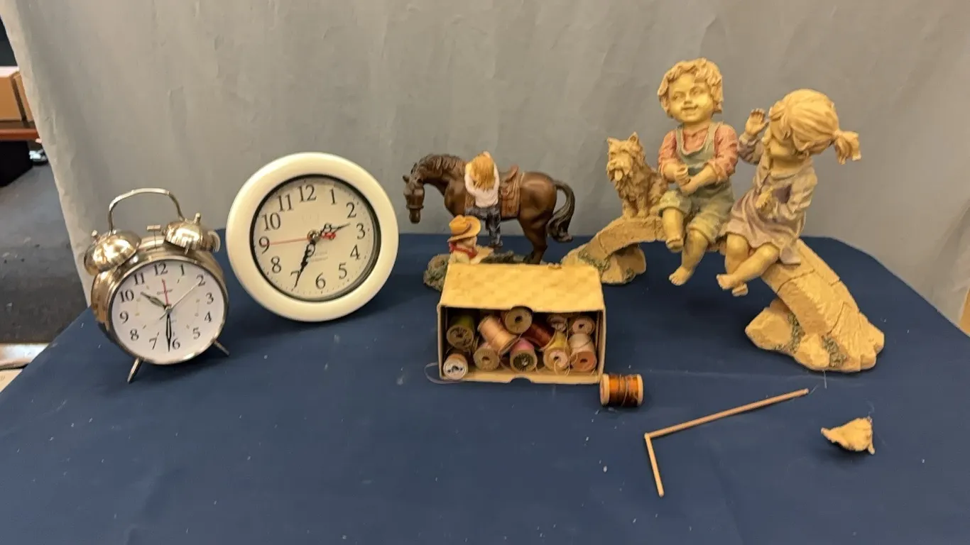 Clocks and other decor