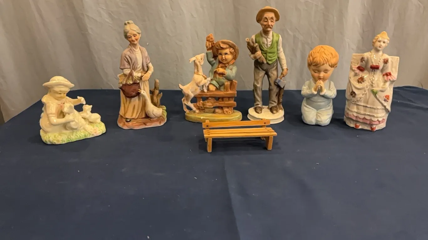 Decorative figurines