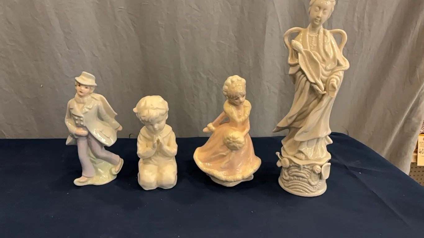 Decorative figurines