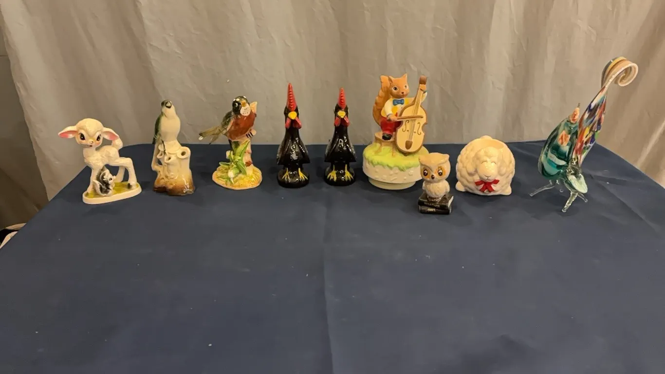 Decorative figurines