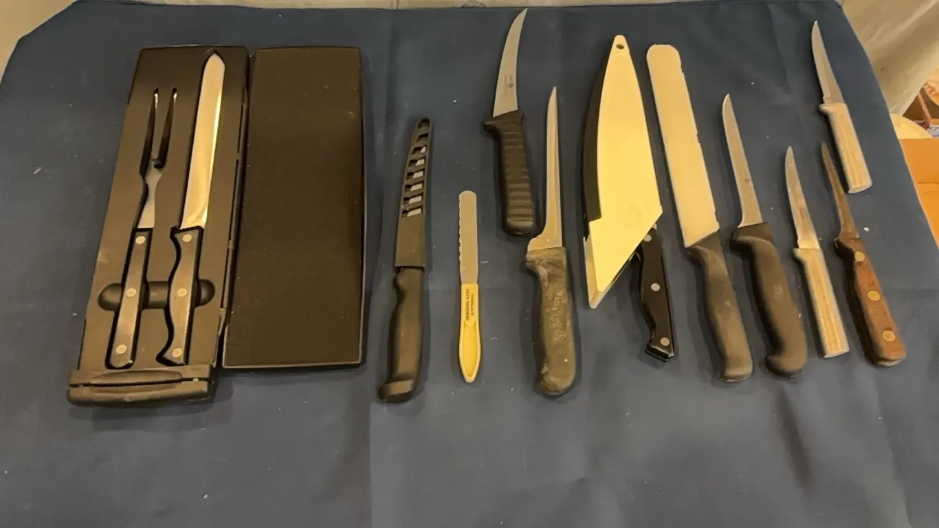 Kitchen knives