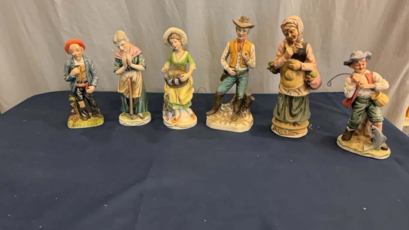 Decorative figurines
