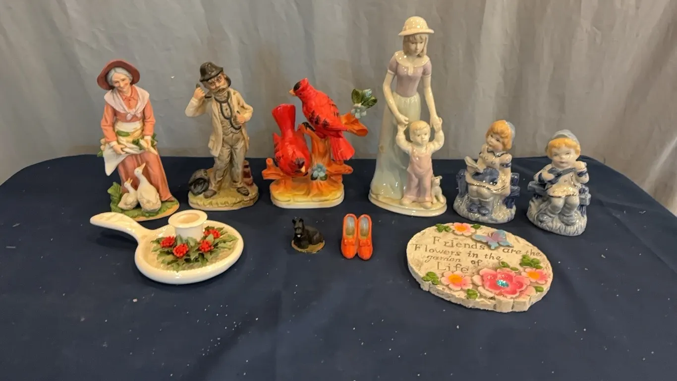 Decorative figurines and other decor