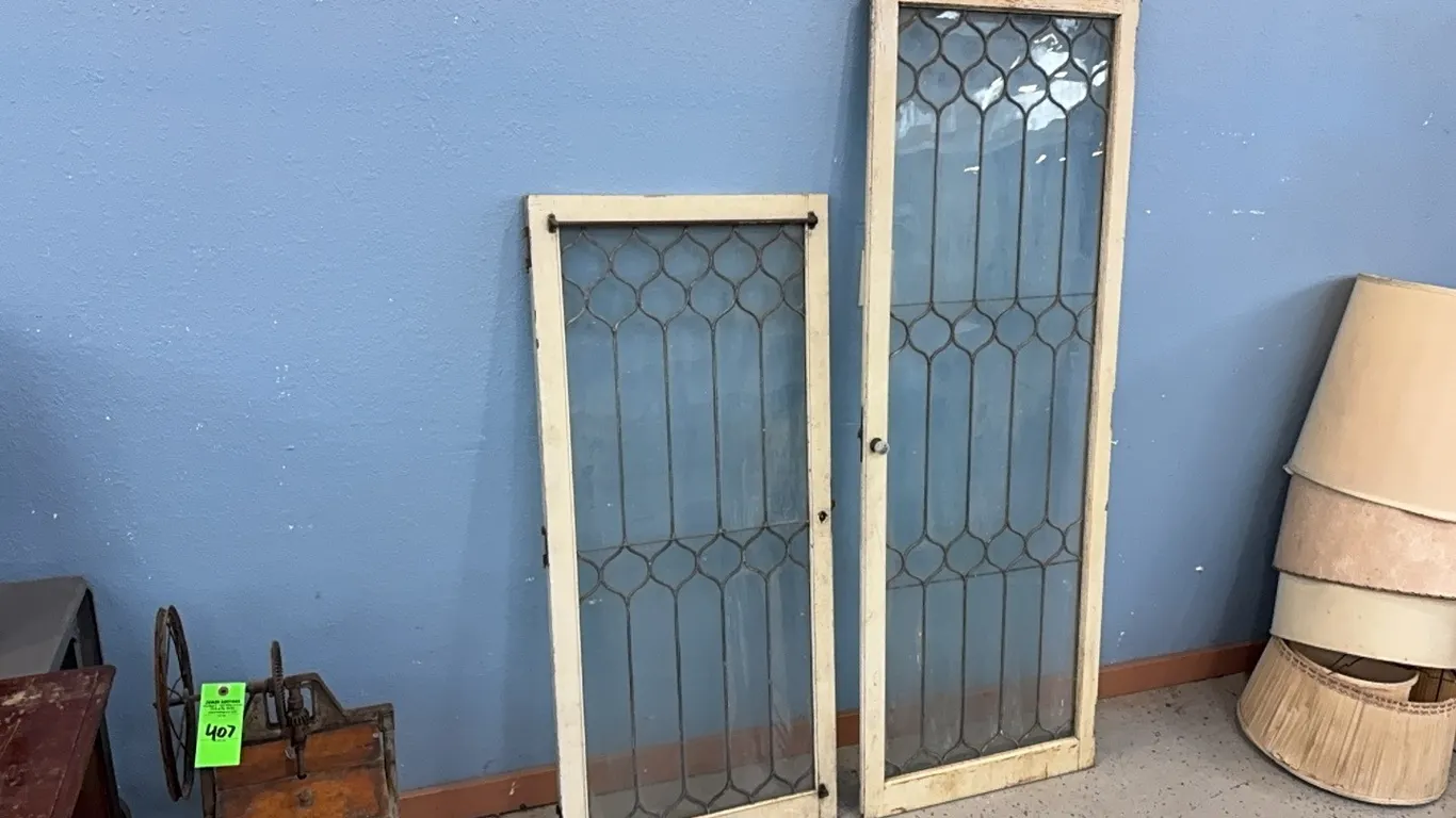 Leaded glass windows