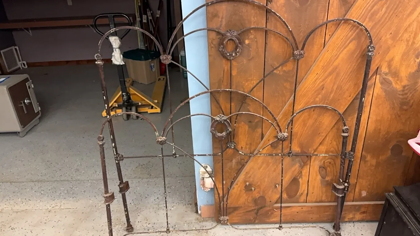 Vintage metal bed head and sest