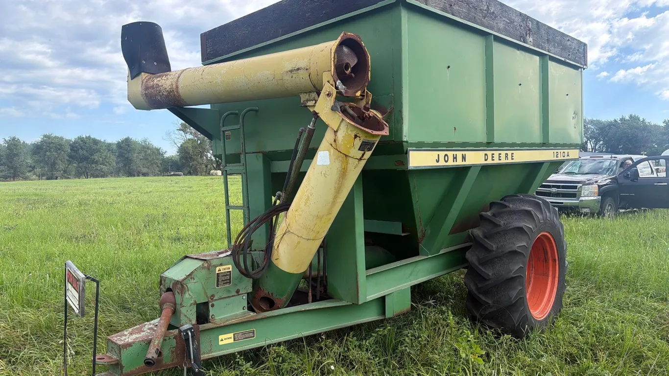 John Deere 1210A Grain Cart