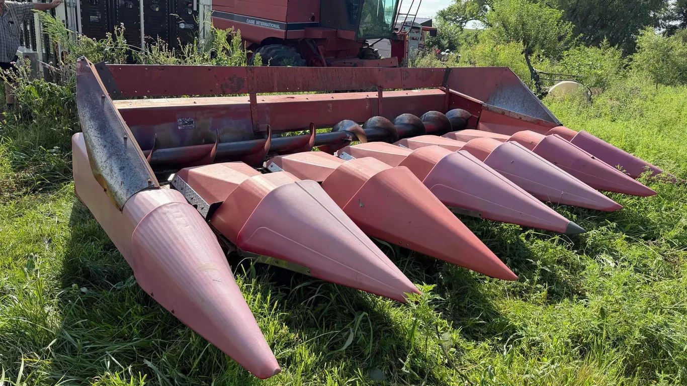 International 863 6row30 Corn Head