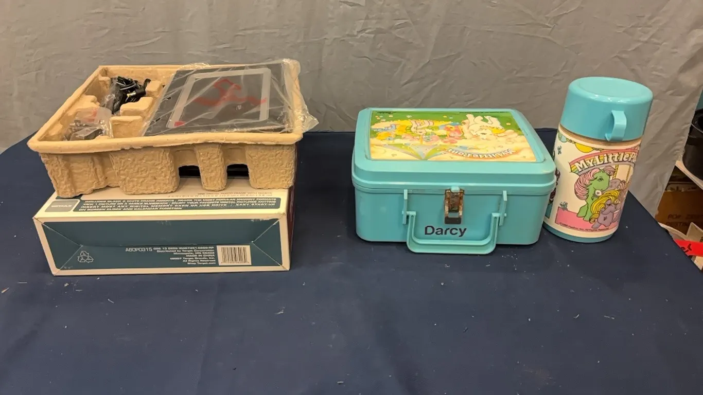 Digital photo frame and lunch box