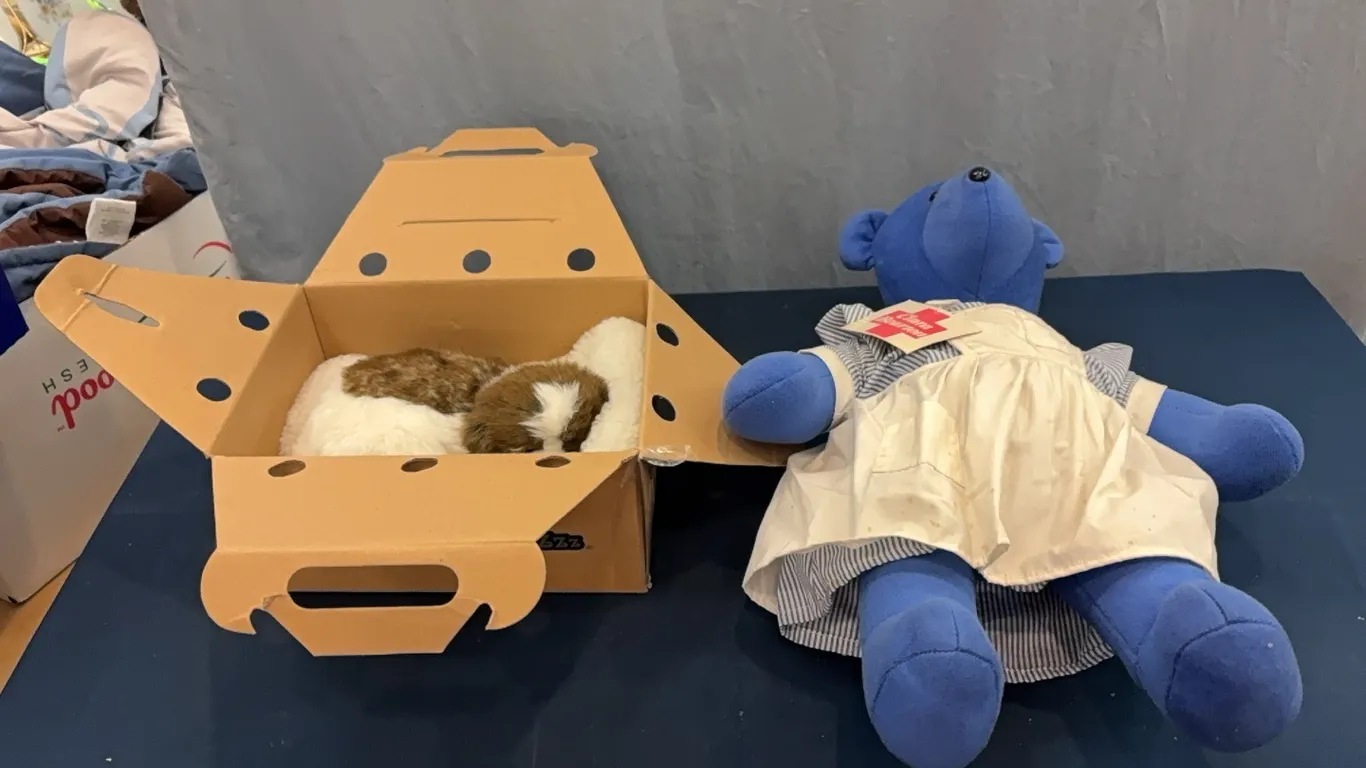 Stuffed Clara Bearton & Dog