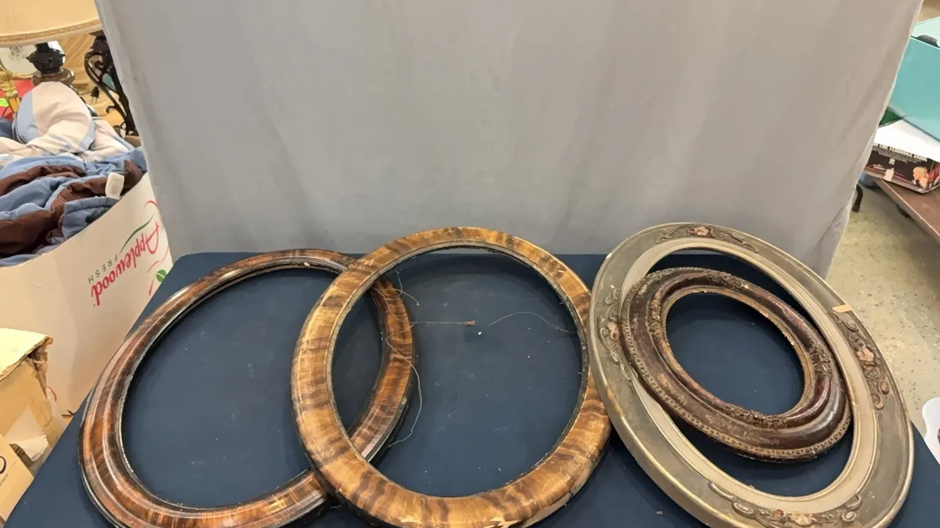 4- Picture Frames