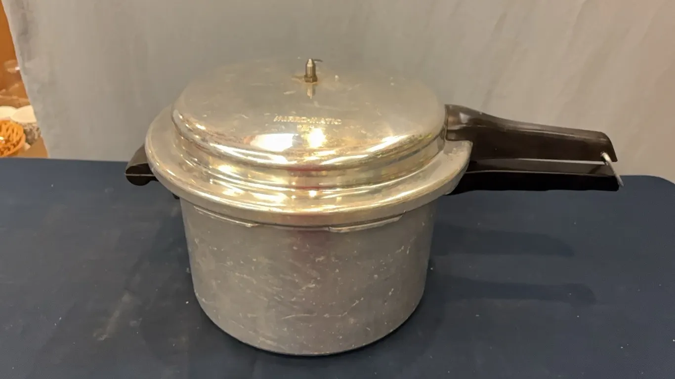 Mirro-Matic Pressure Cooker